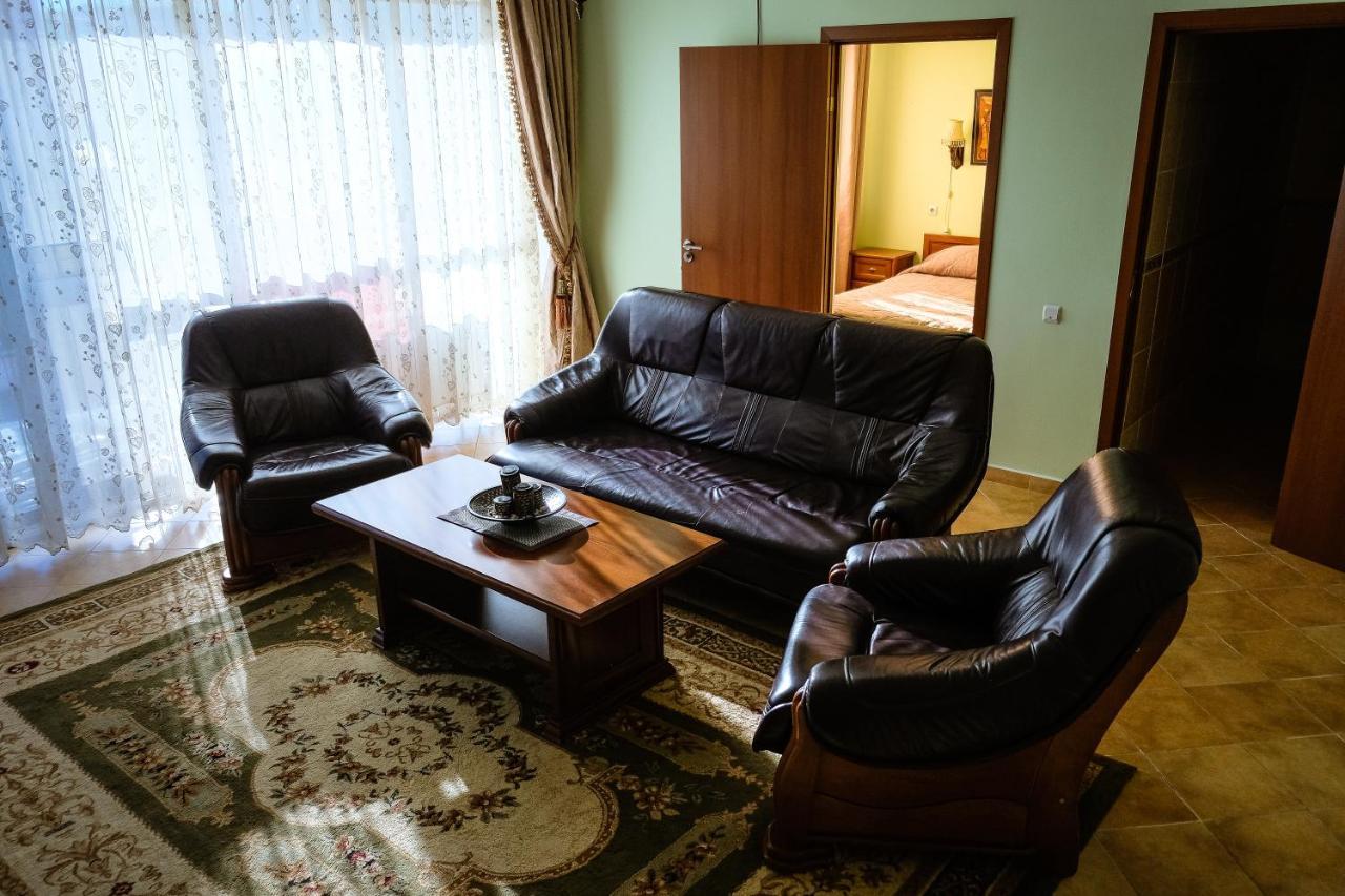 Hotel Vangogh Kîzîlorda Exterior foto